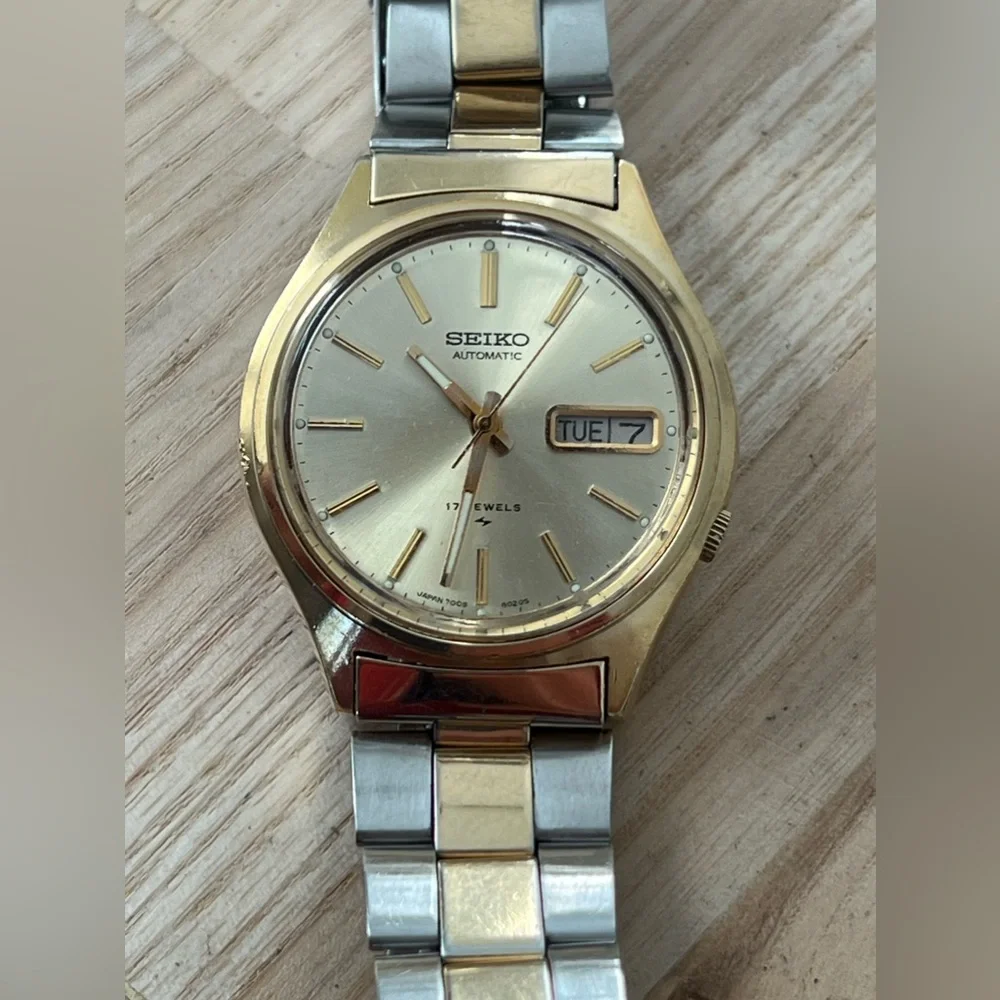 Seiko Automatic 17 Jewels Rare Vintage Men's Watch Gold-Dial Two-Tone Bracelet